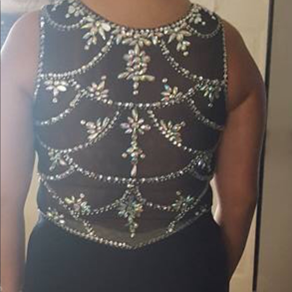 Prom dress - Picture 2 of 5
